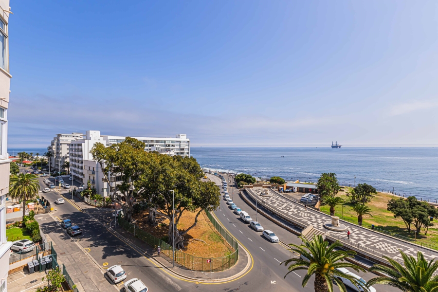 3 Bedroom Property for Sale in Sea Point Western Cape